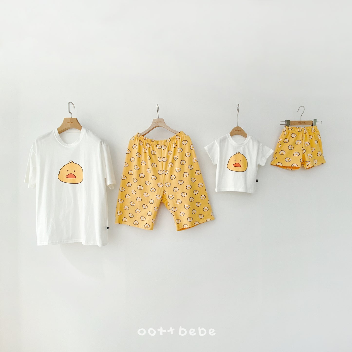 [PRE-ORDER] Happy Friends Pants (Mom Couple)