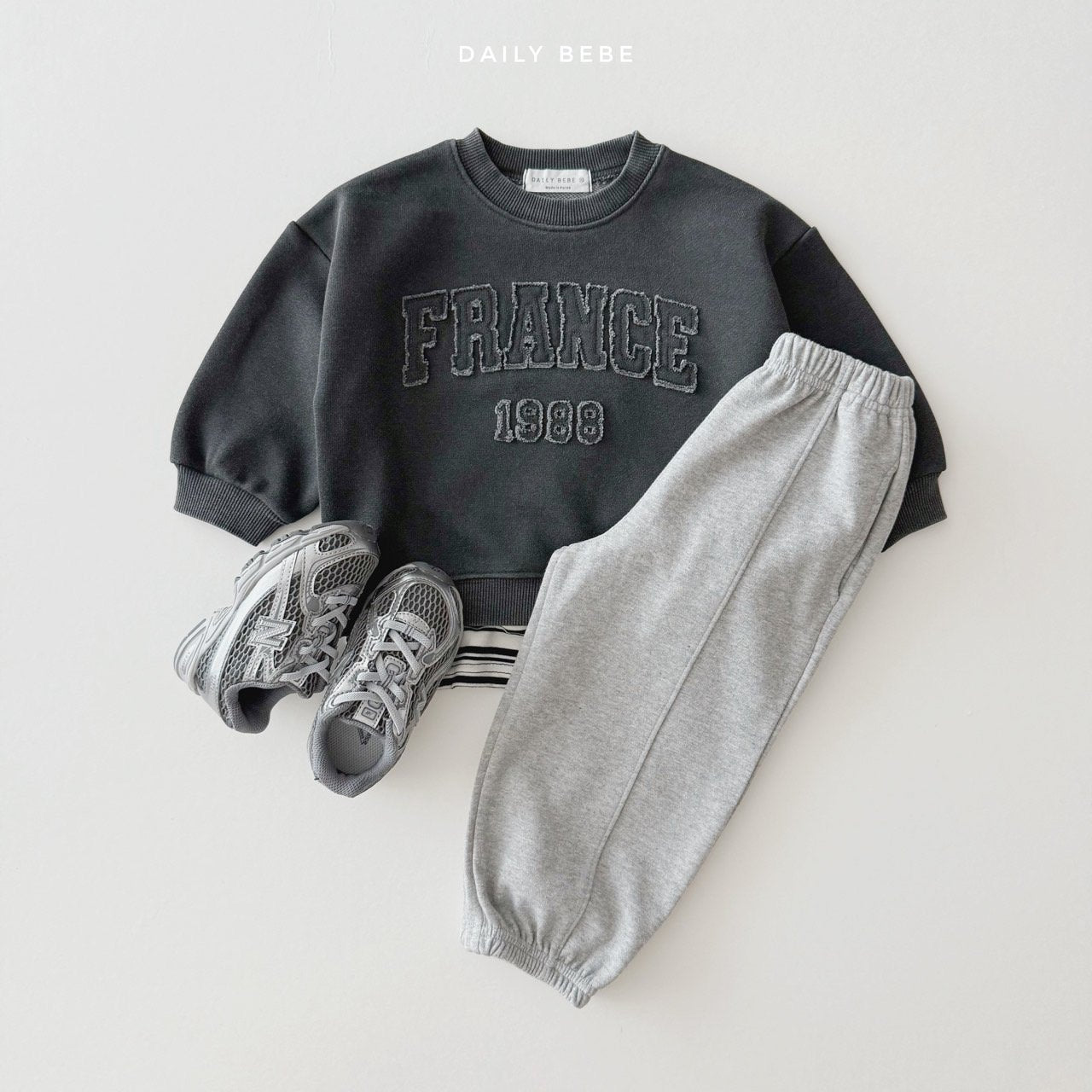 [PRE-ORDER] Line Jogger Pants