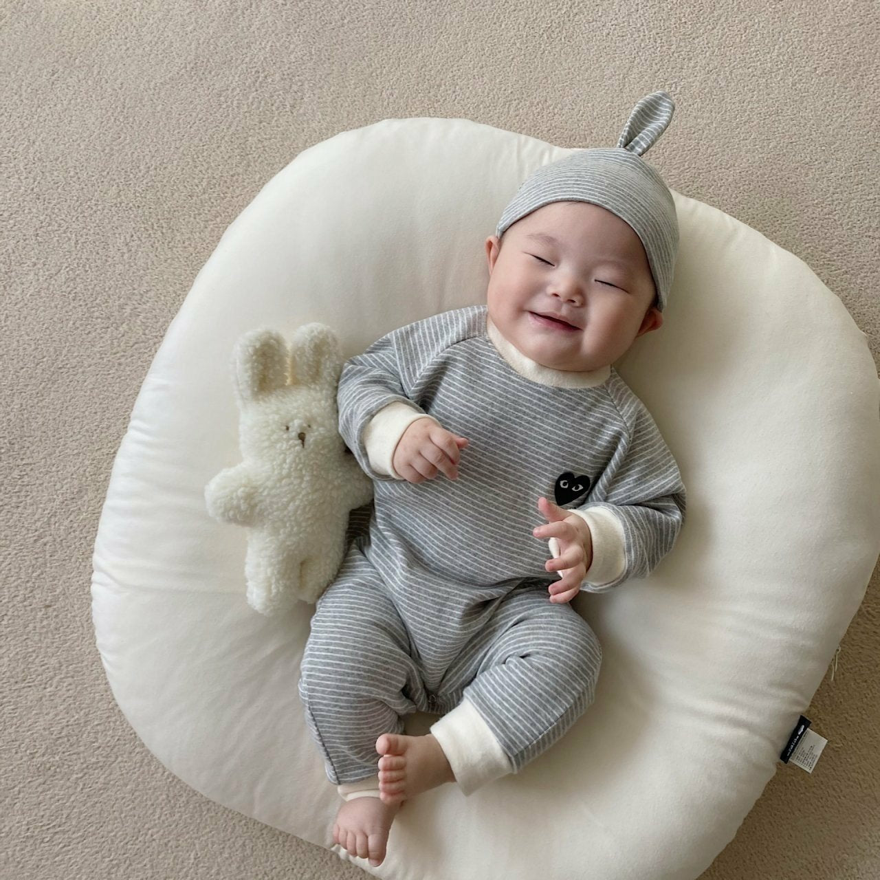 [PRE-ORDER] Chewy Heart Body Suit + Bonnet Set