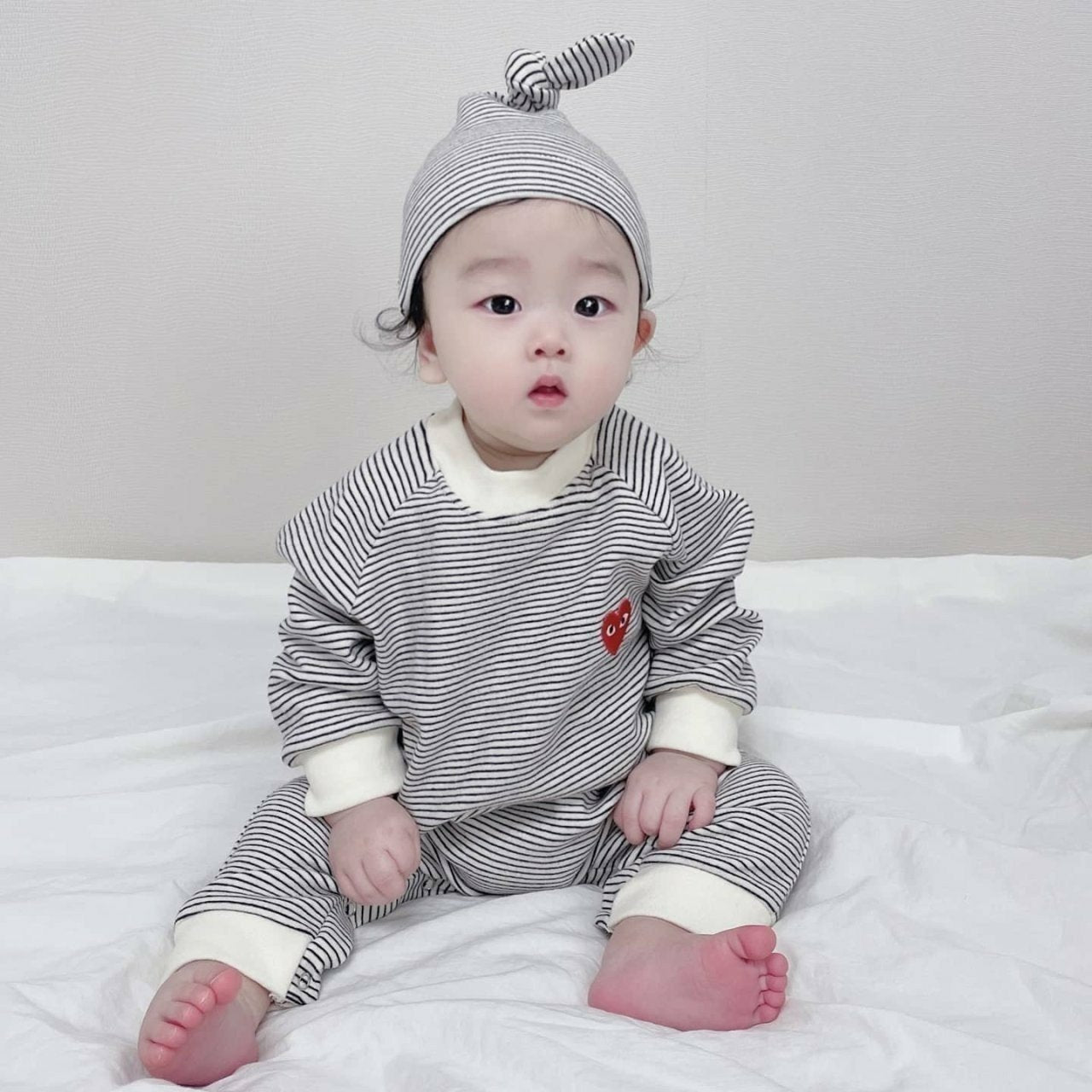 [PRE-ORDER] Chewy Heart Body Suit + Bonnet Set