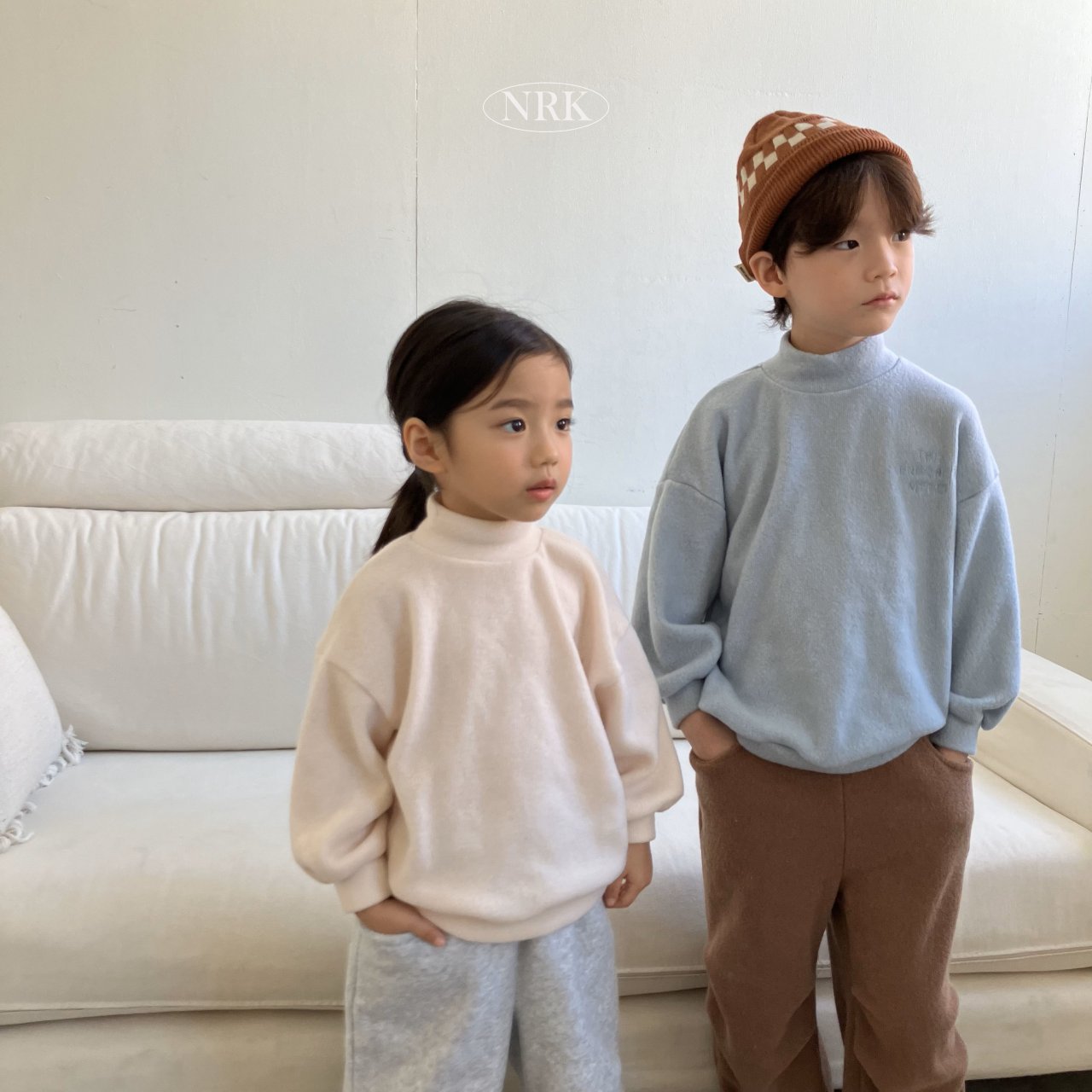[PRE-ORDER] Turtleneck Sweatshirts