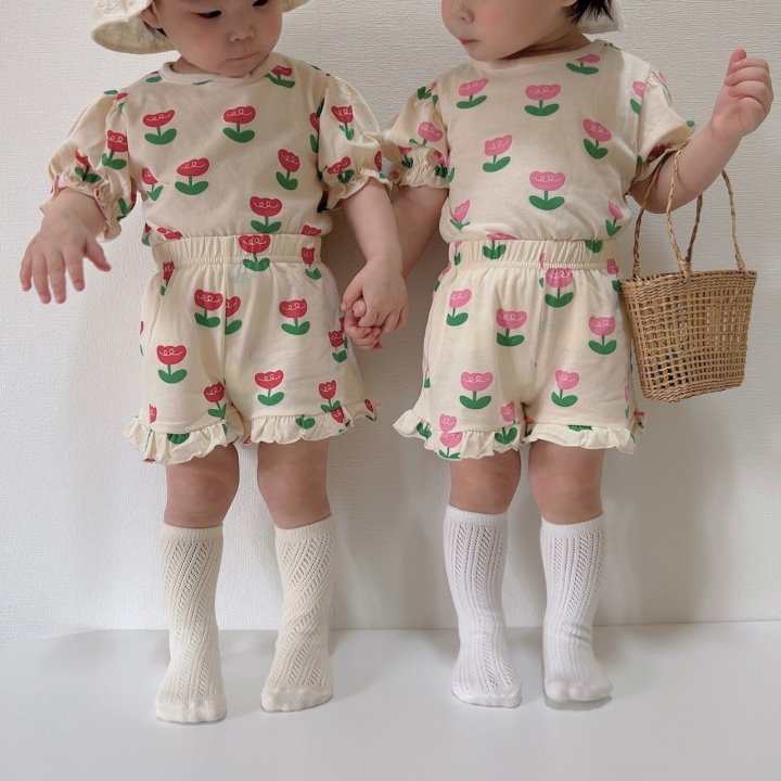[PRE-ORDER] Tulip Frill Top Bottom Set