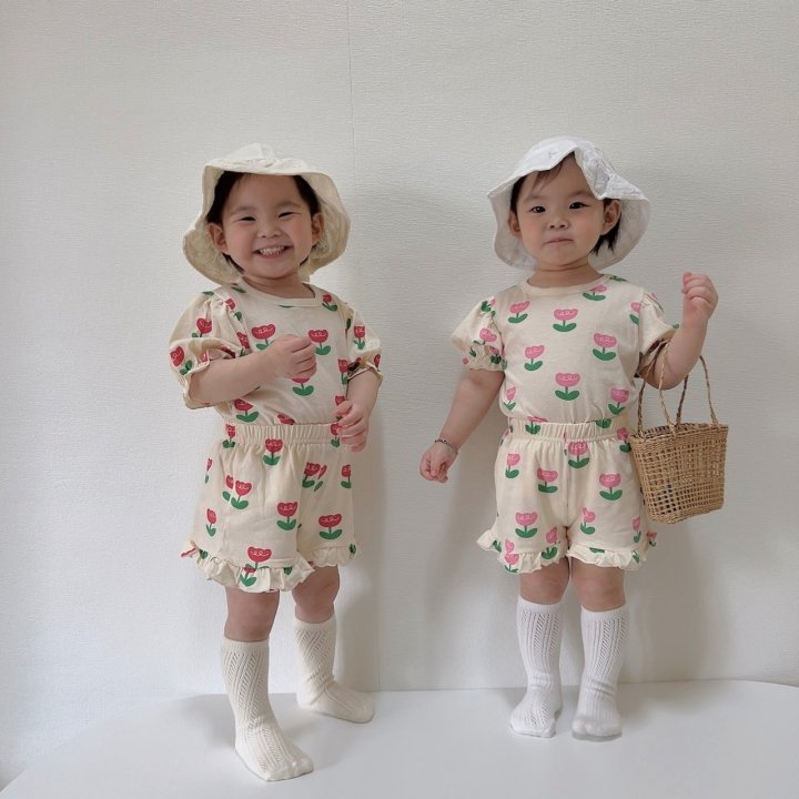 [PRE-ORDER] Tulip Frill Top Bottom Set