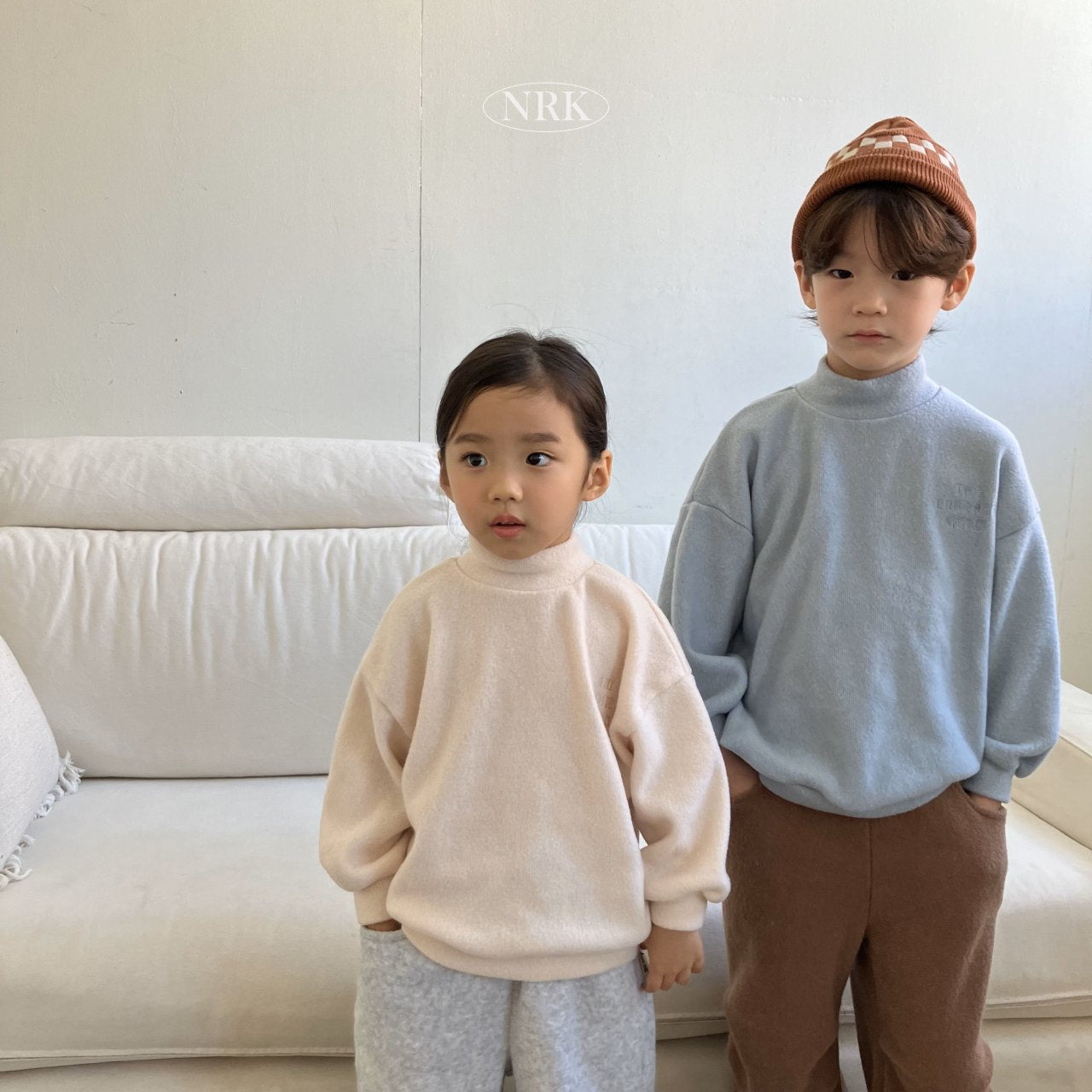[PRE-ORDER] Turtleneck Sweatshirts