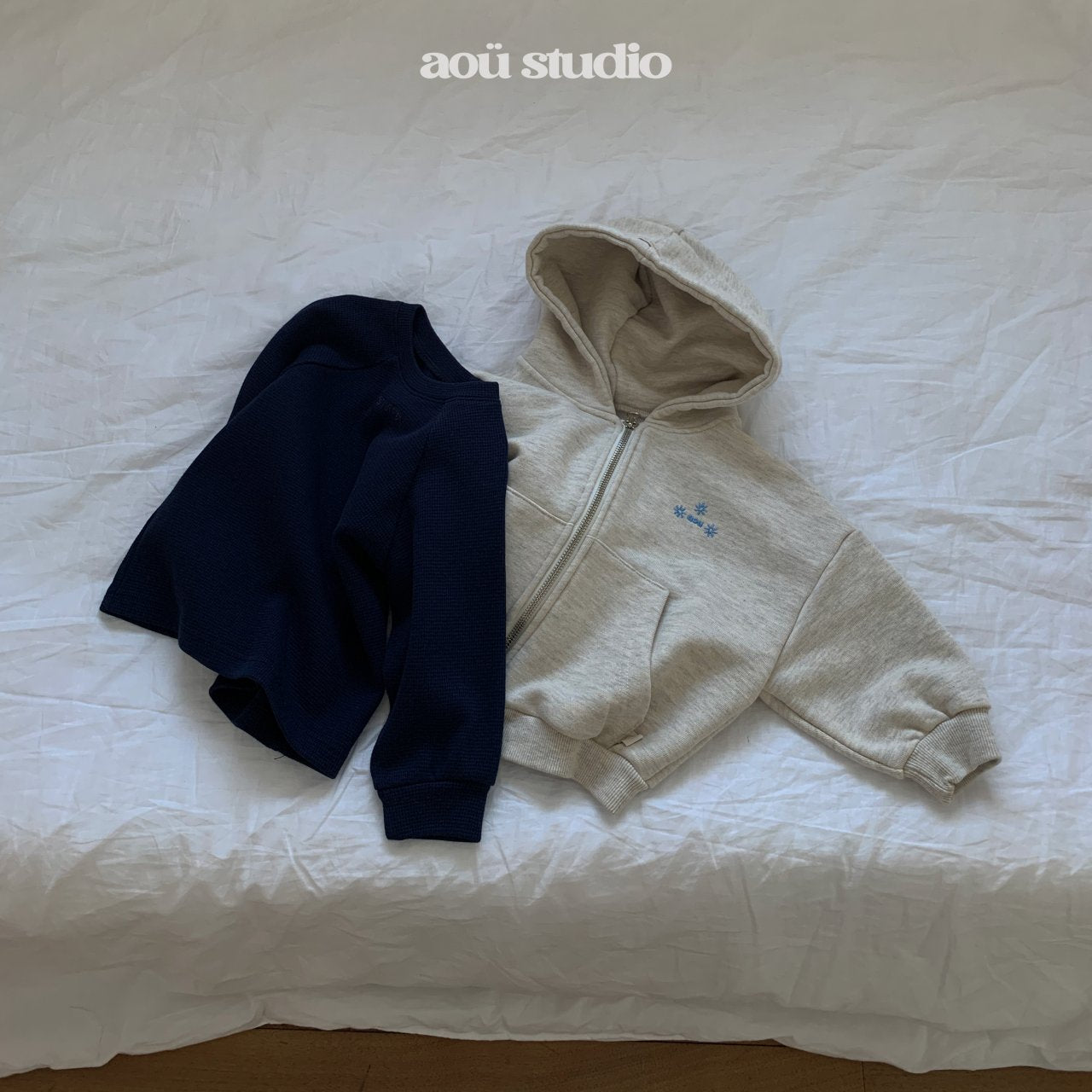 [PRE-ORDER] Aka Hoodie Jacket