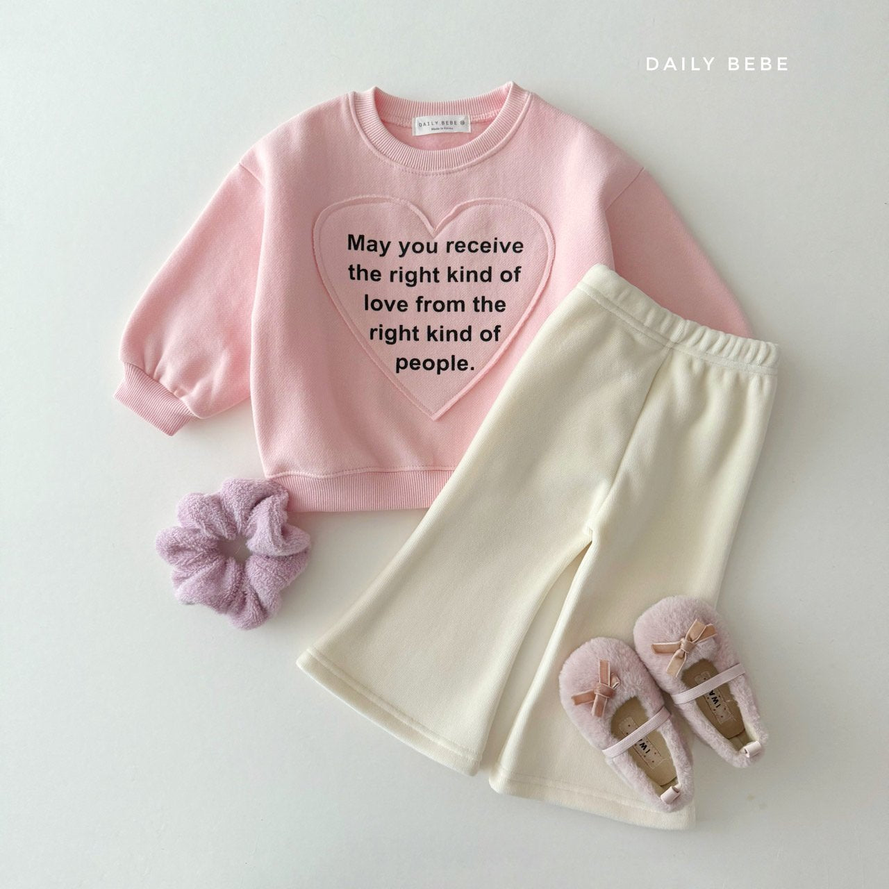 [PRE-ORDER] Heart Patch Sweatshirts