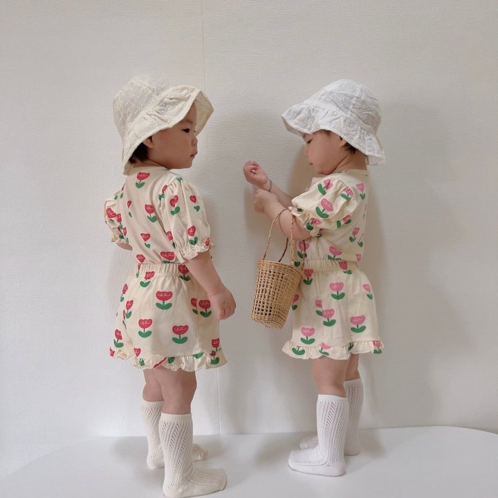 [PRE-ORDER] Tulip Frill Top Bottom Set