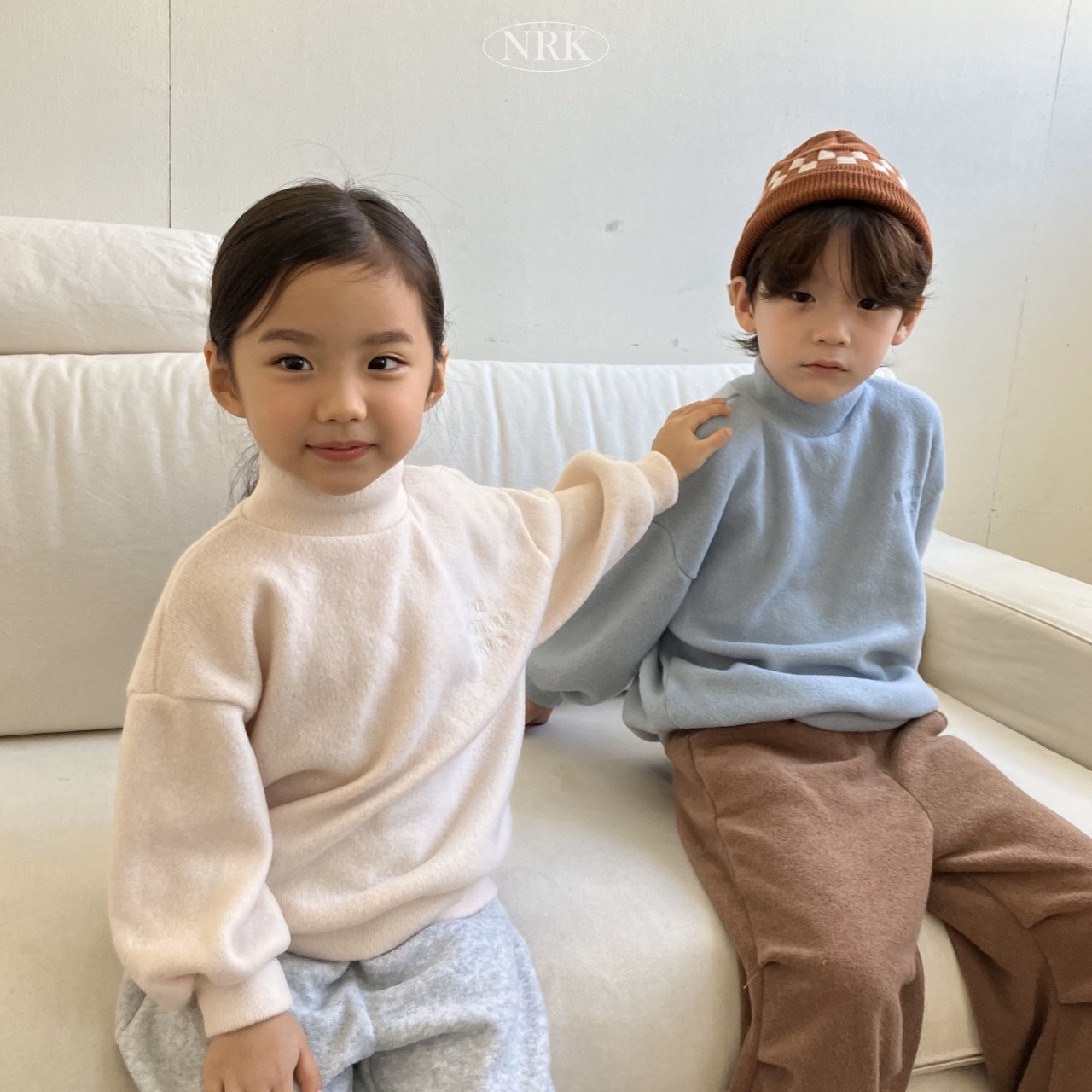 [PRE-ORDER] Turtleneck Sweatshirts