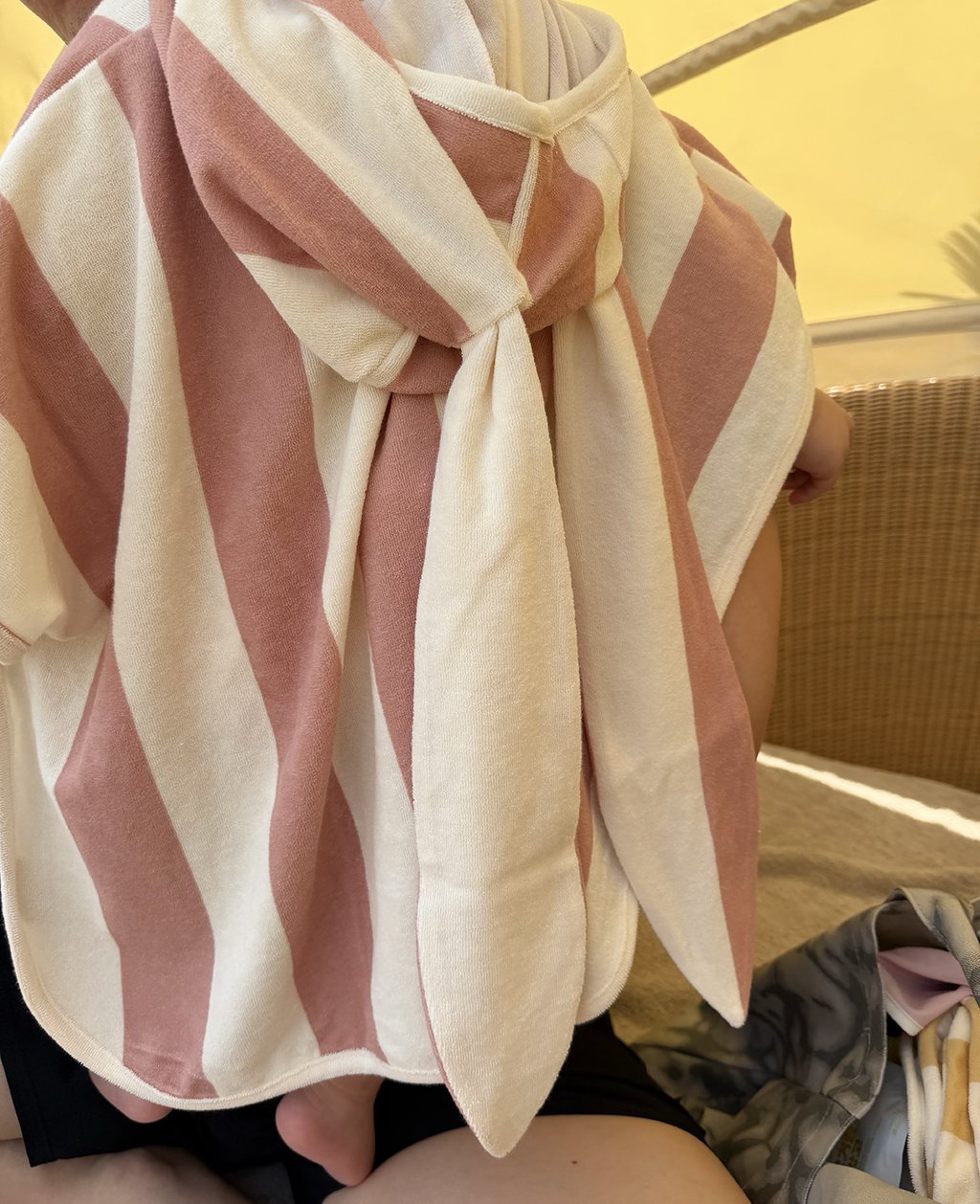 [PRE-ORDER] Animal Beach Poncho