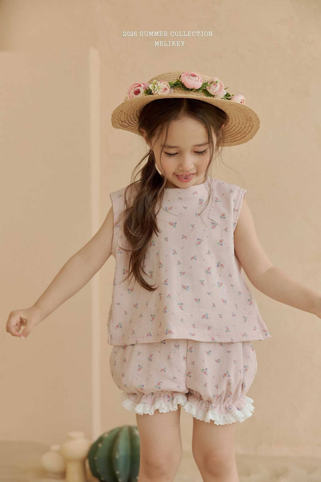 [PRE-ORDER] Din Din Frill T-Shirts