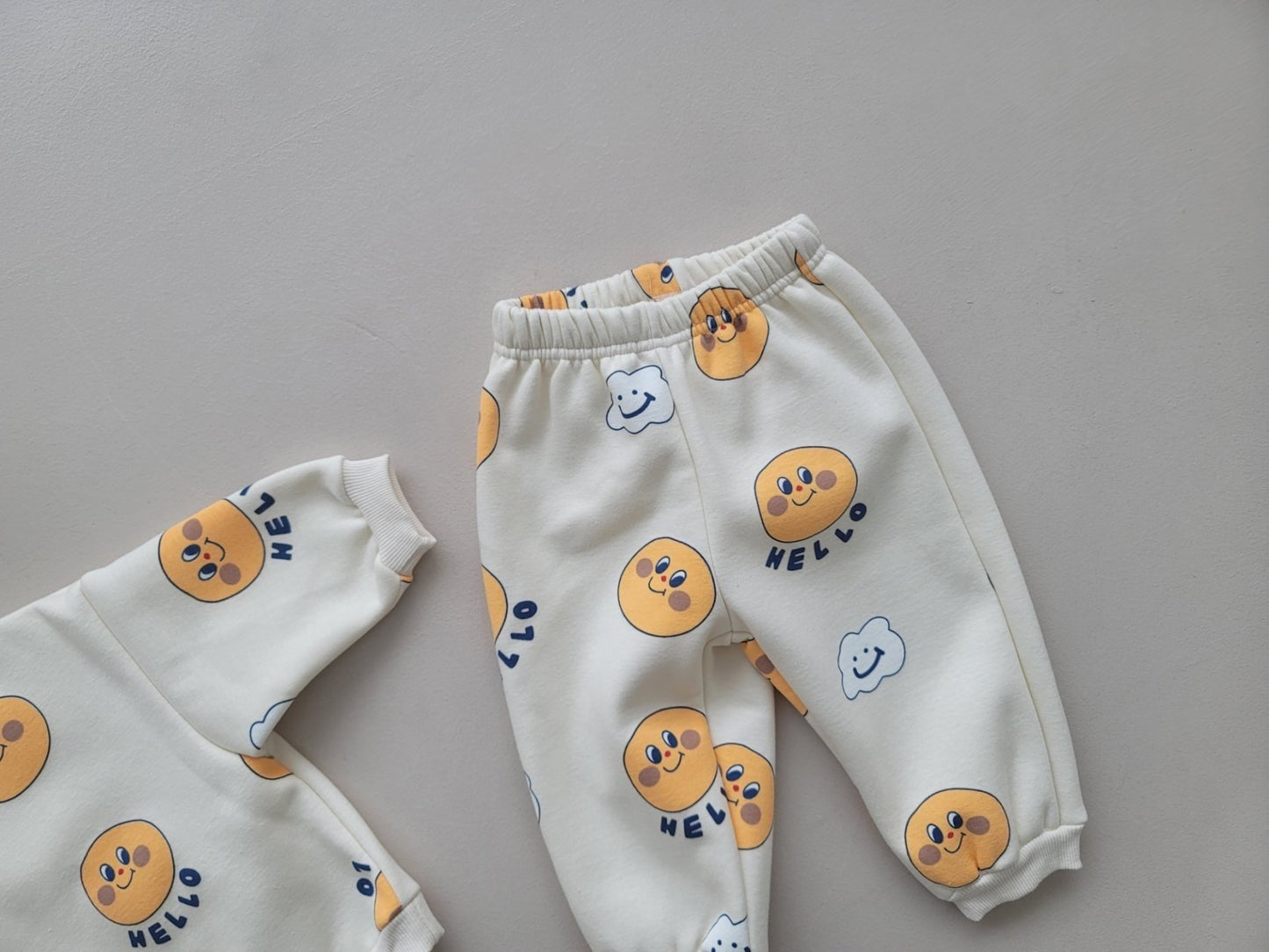 [PRE-ORDER] Cloud Smile Top Bottom Set