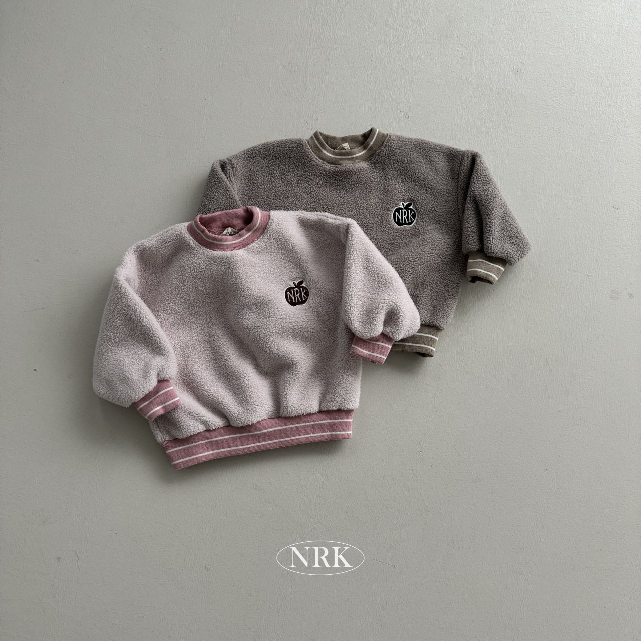 [PRE-ORDER] Apple Sherpa Sweatshirts