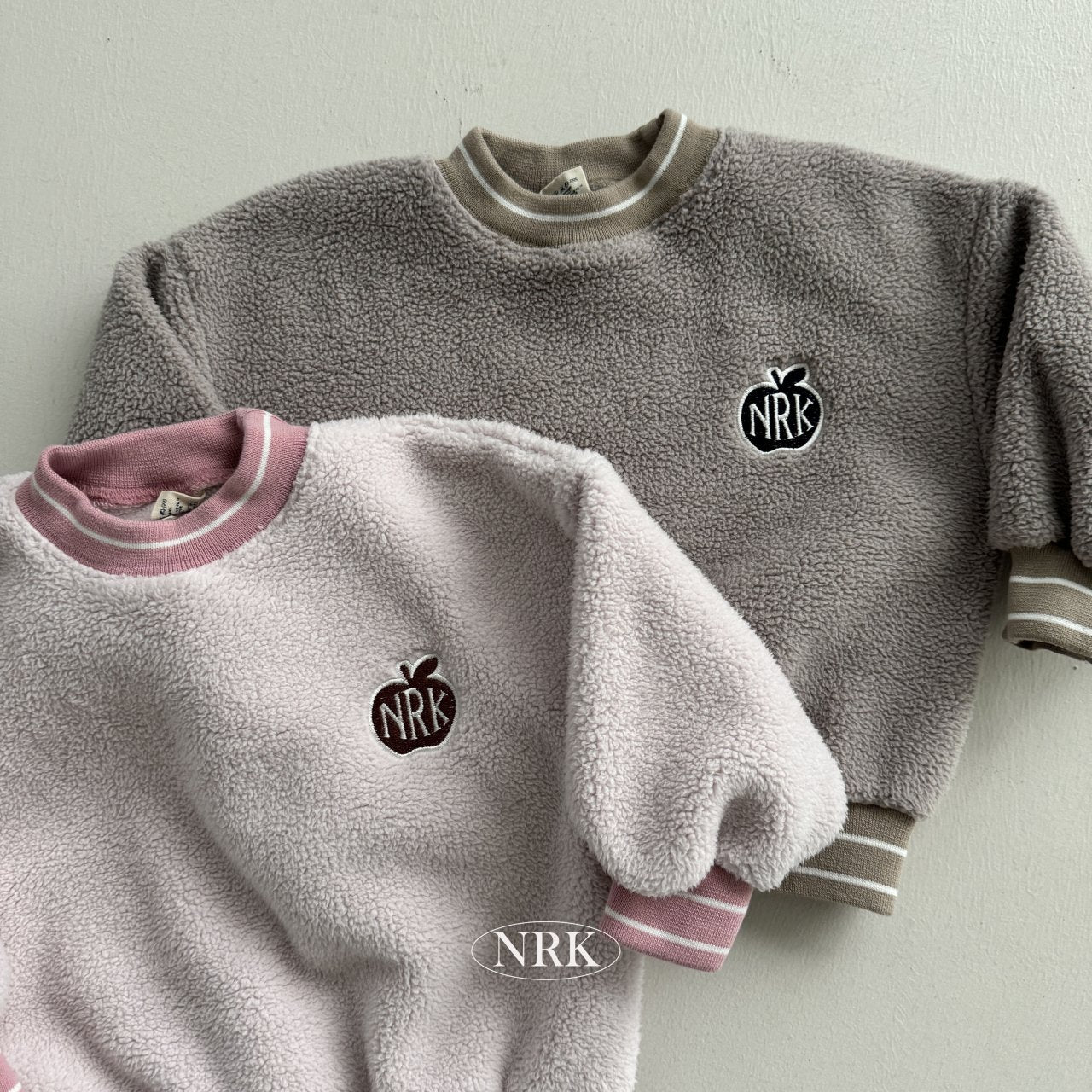 [PRE-ORDER] Apple Sherpa Sweatshirts