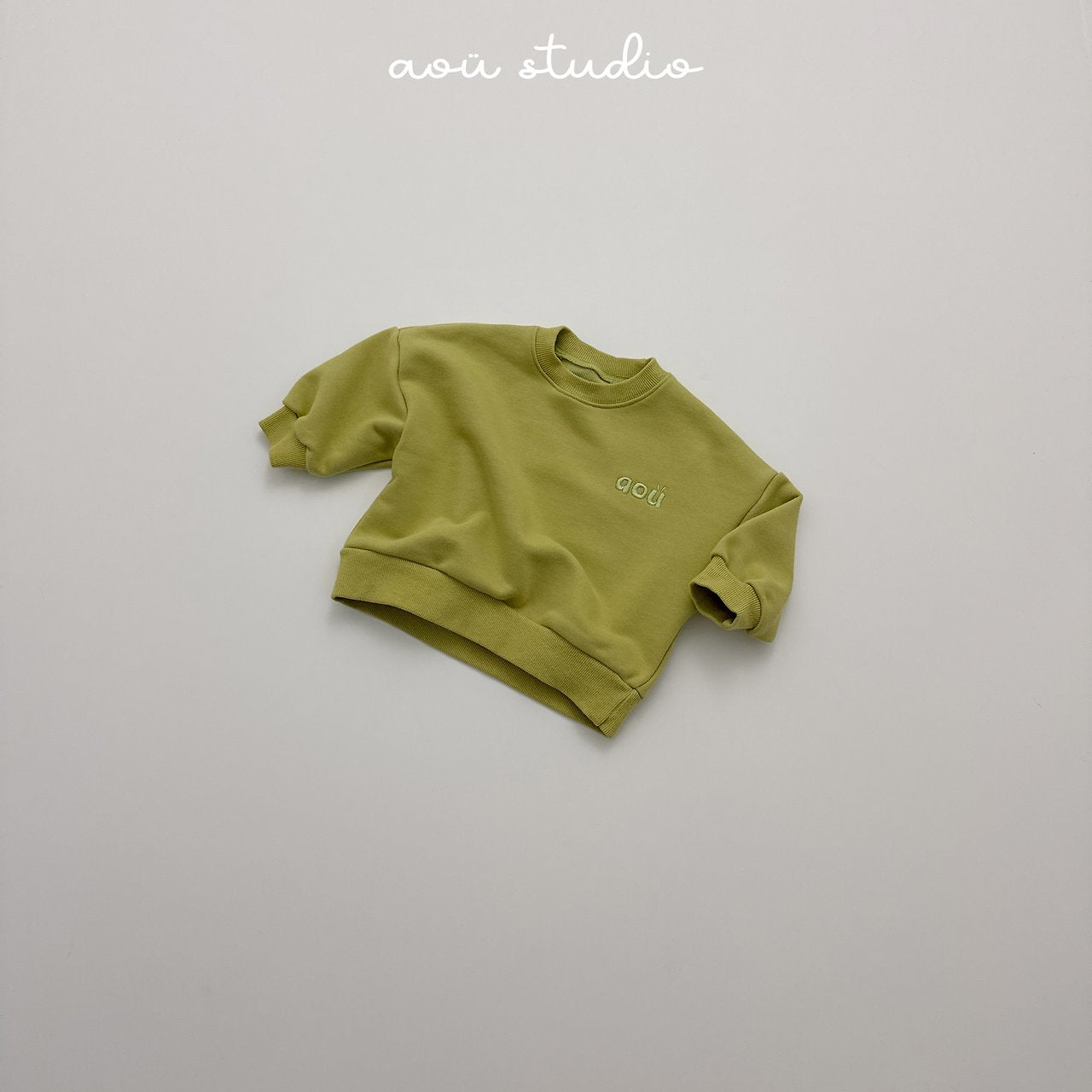 [PRE-ORDER] Snug Sweatshirts