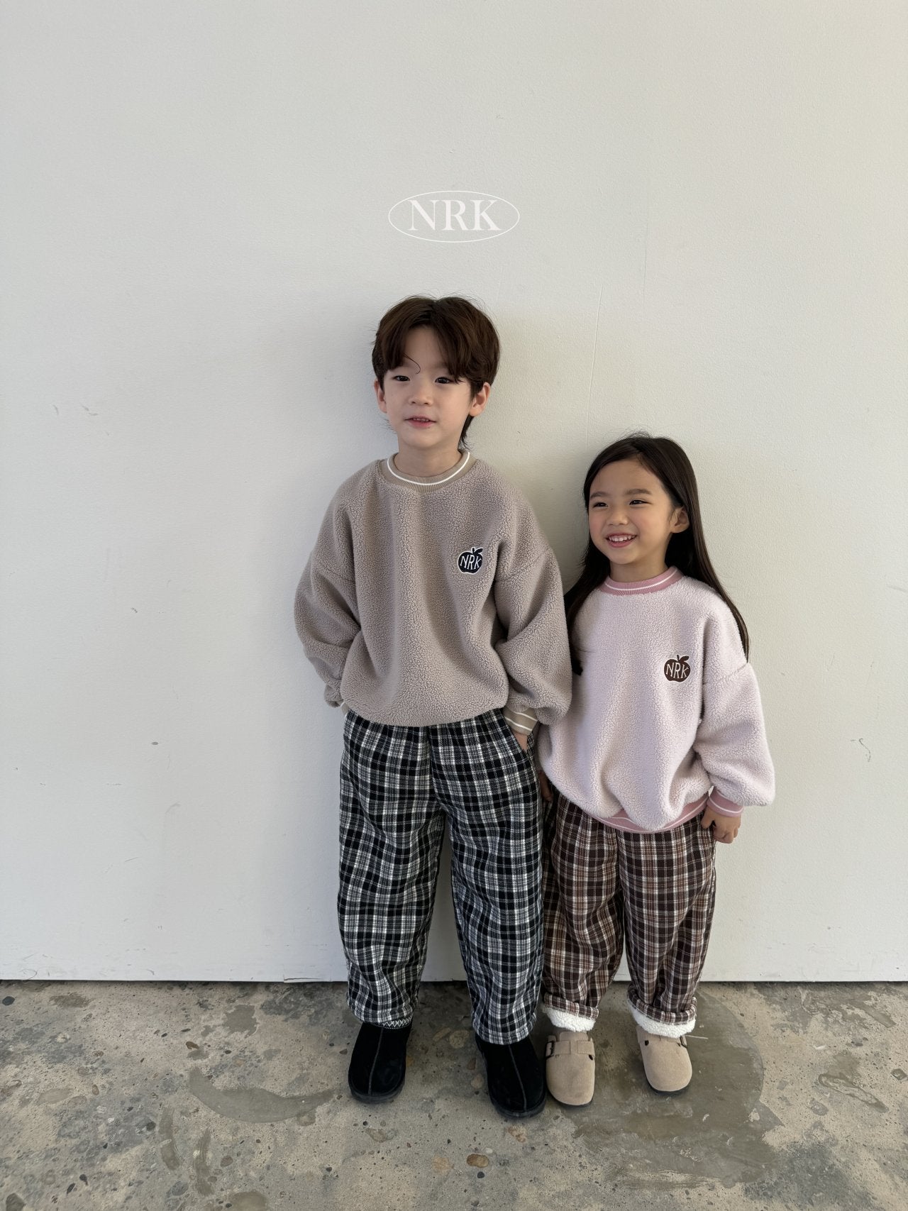 [PRE-ORDER] Apple Sherpa Sweatshirts