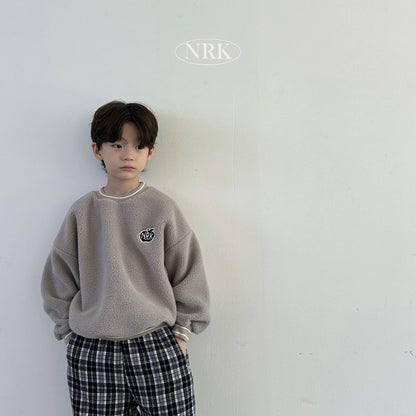 [PRE-ORDER] Apple Sherpa Sweatshirts