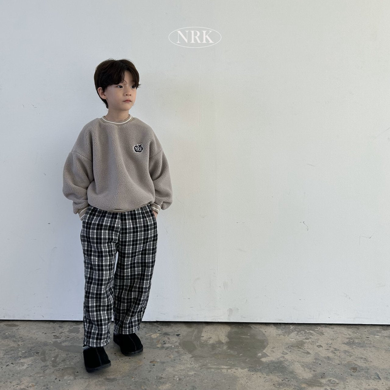 [PRE-ORDER] Apple Sherpa Sweatshirts