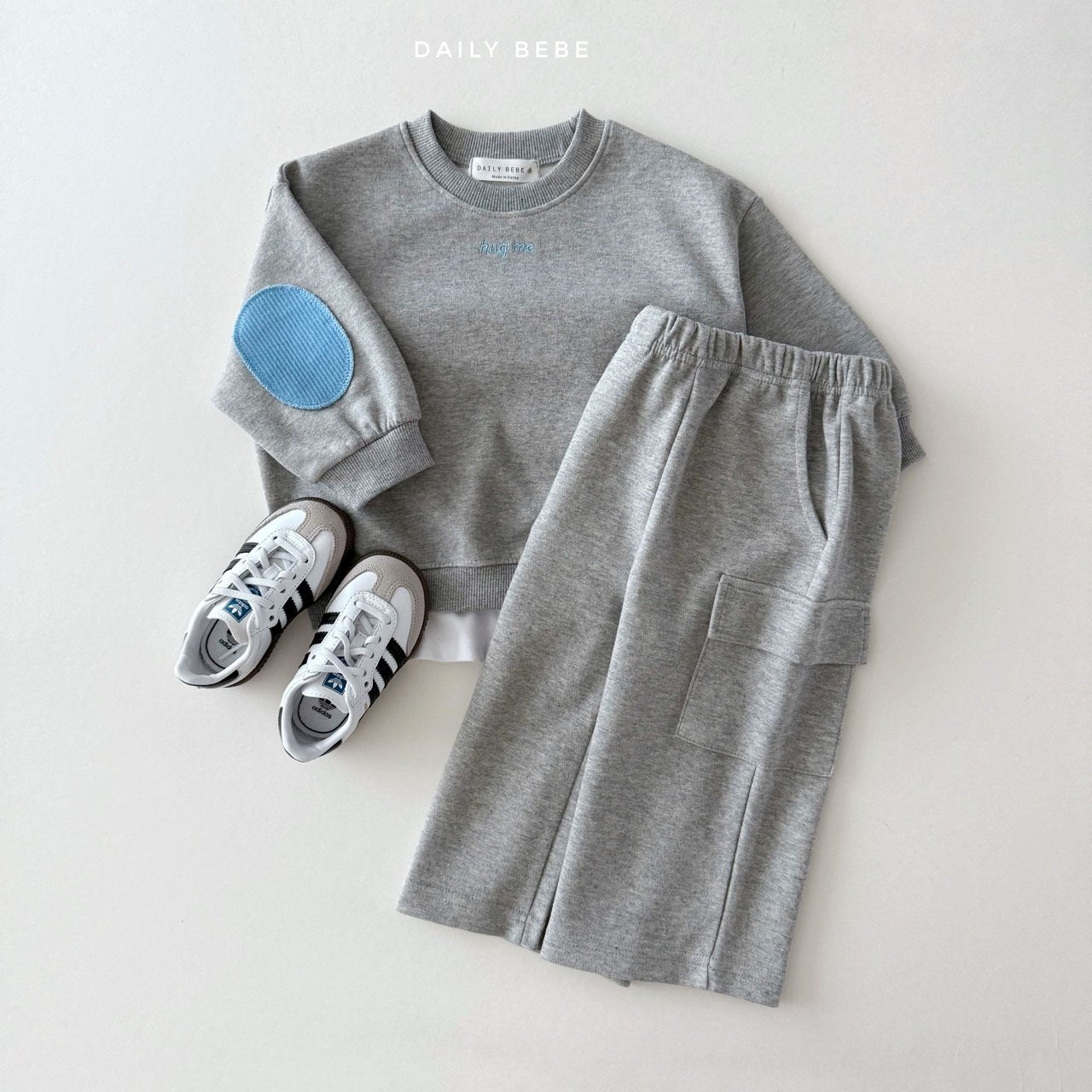 [PRE-ORDER] Hug Me Sweatshirts