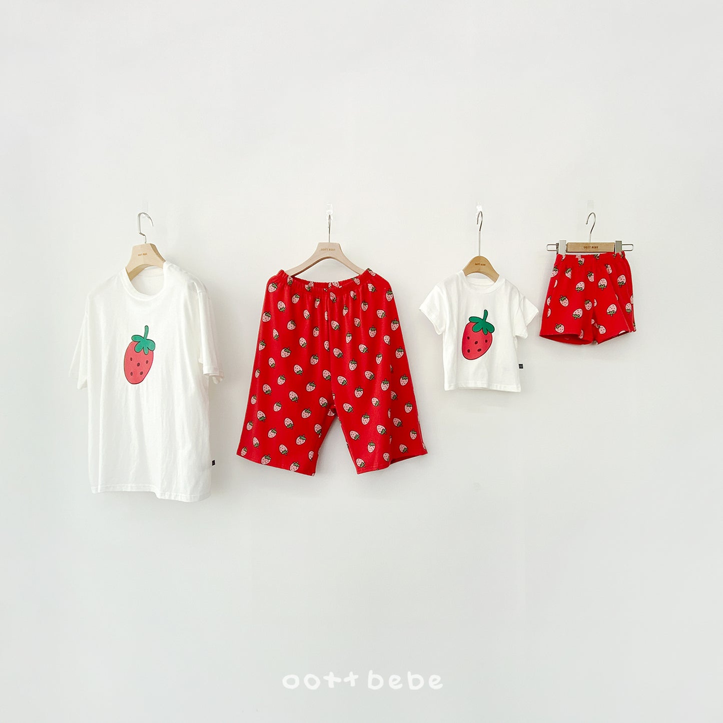 [PRE-ORDER] Happy Friends Pants (Mom Couple)