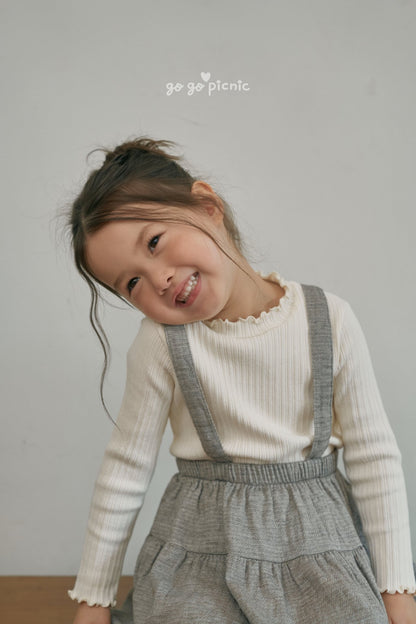 [PRE-ORDER] Sophie Turtleneck T-Shirts