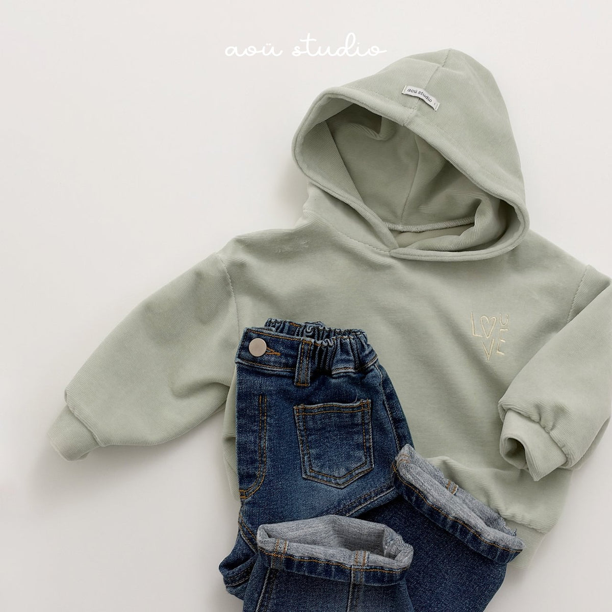 [PRE-ORDER] Beluga Hoodie Sweatshirts