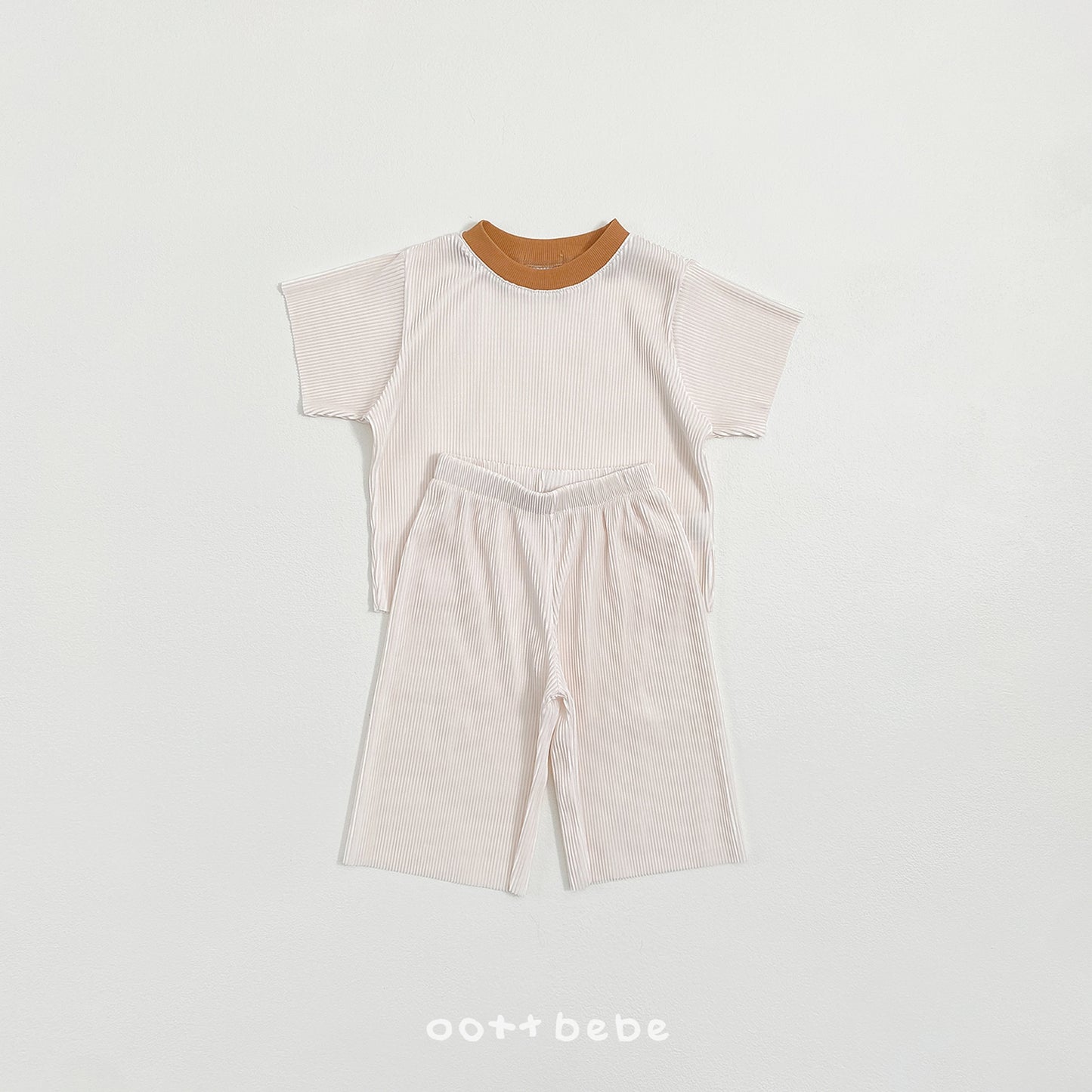 [PRE-ORDER] Barbie Pleats Top Bottom Set (Mom Couple)