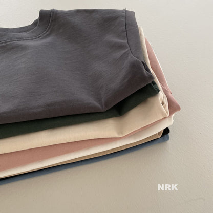 [PRE-ORDER] Basic Slit T-Shirts