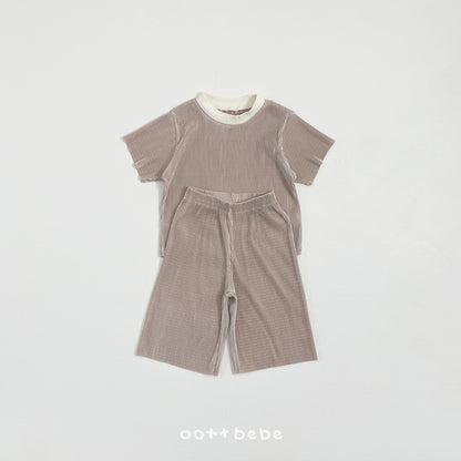 [PRE-ORDER] Barbie Pleats Top Bottom Set (Mom Couple)