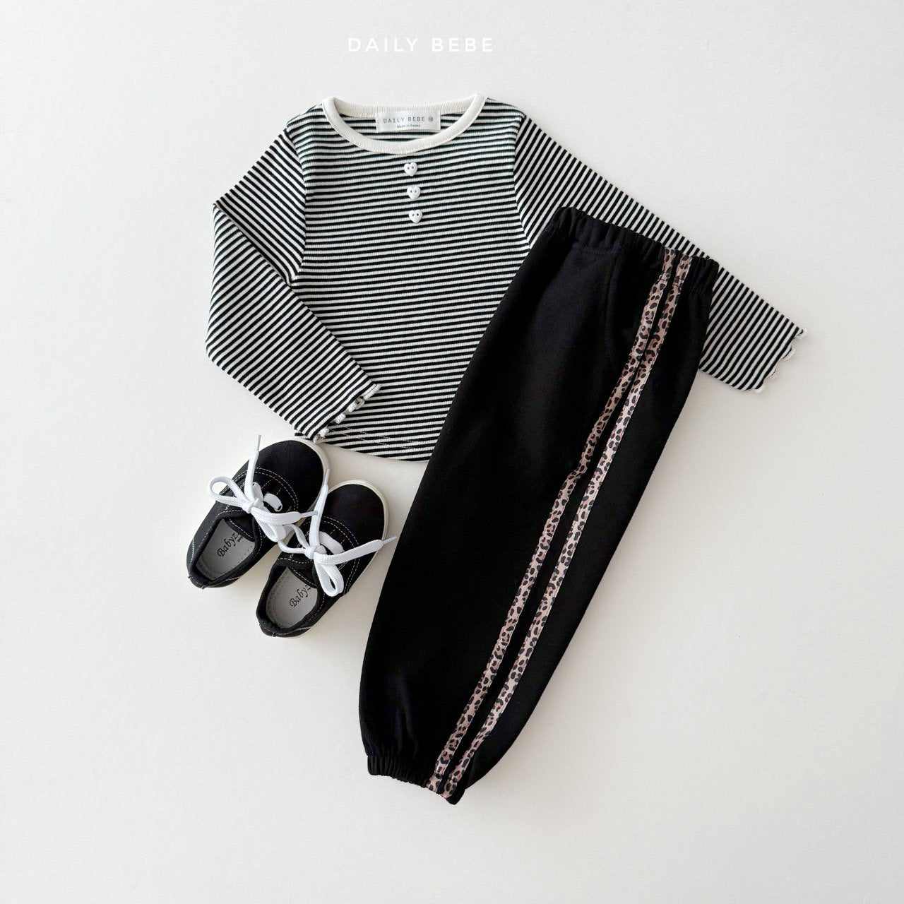 [PRE-ORDER] Stripe Button T-Shirts