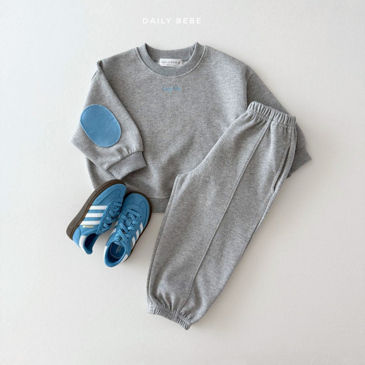 [PRE-ORDER] Hug Me Sweatshirts
