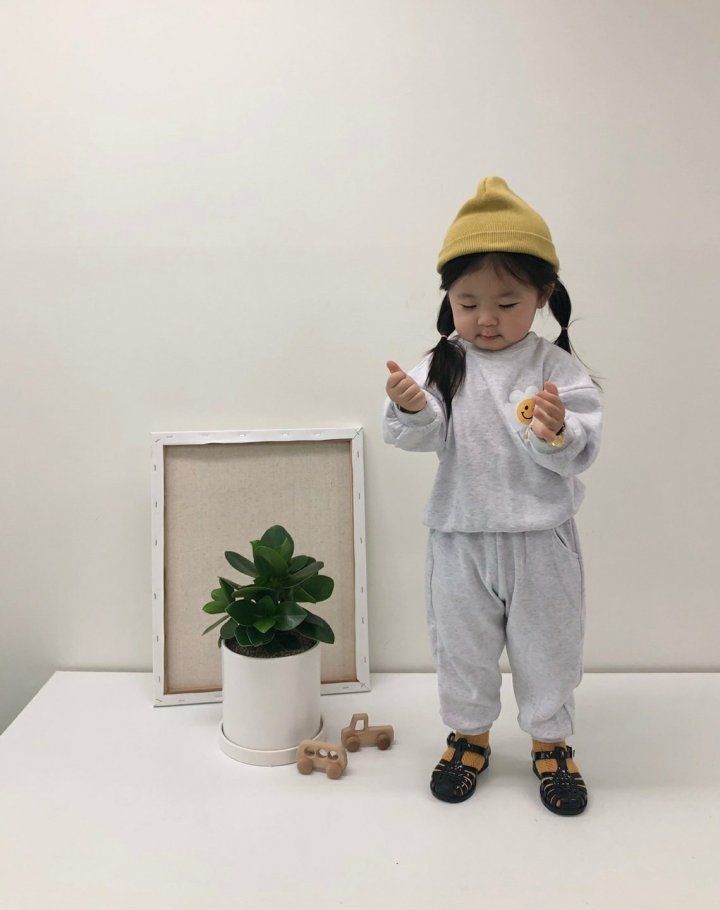 [PRE-ORDER] Daisy Smile Top Bottom Set