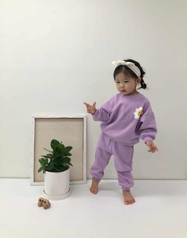 [PRE-ORDER] Daisy Smile Top Bottom Set