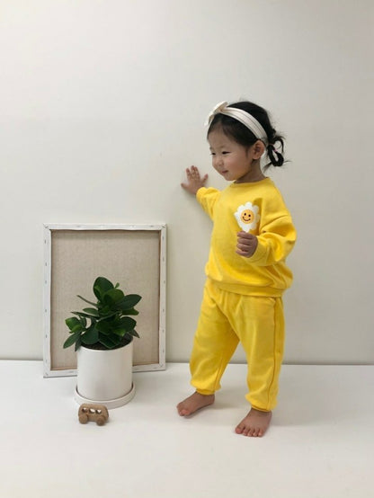 [PRE-ORDER] Daisy Smile Top Bottom Set