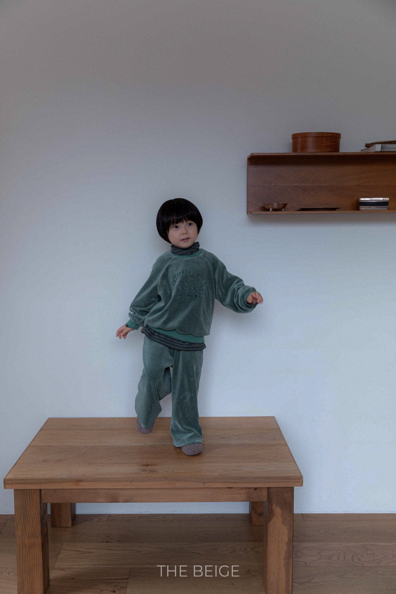 [PRE-ORDER] Velour Sweatshirts