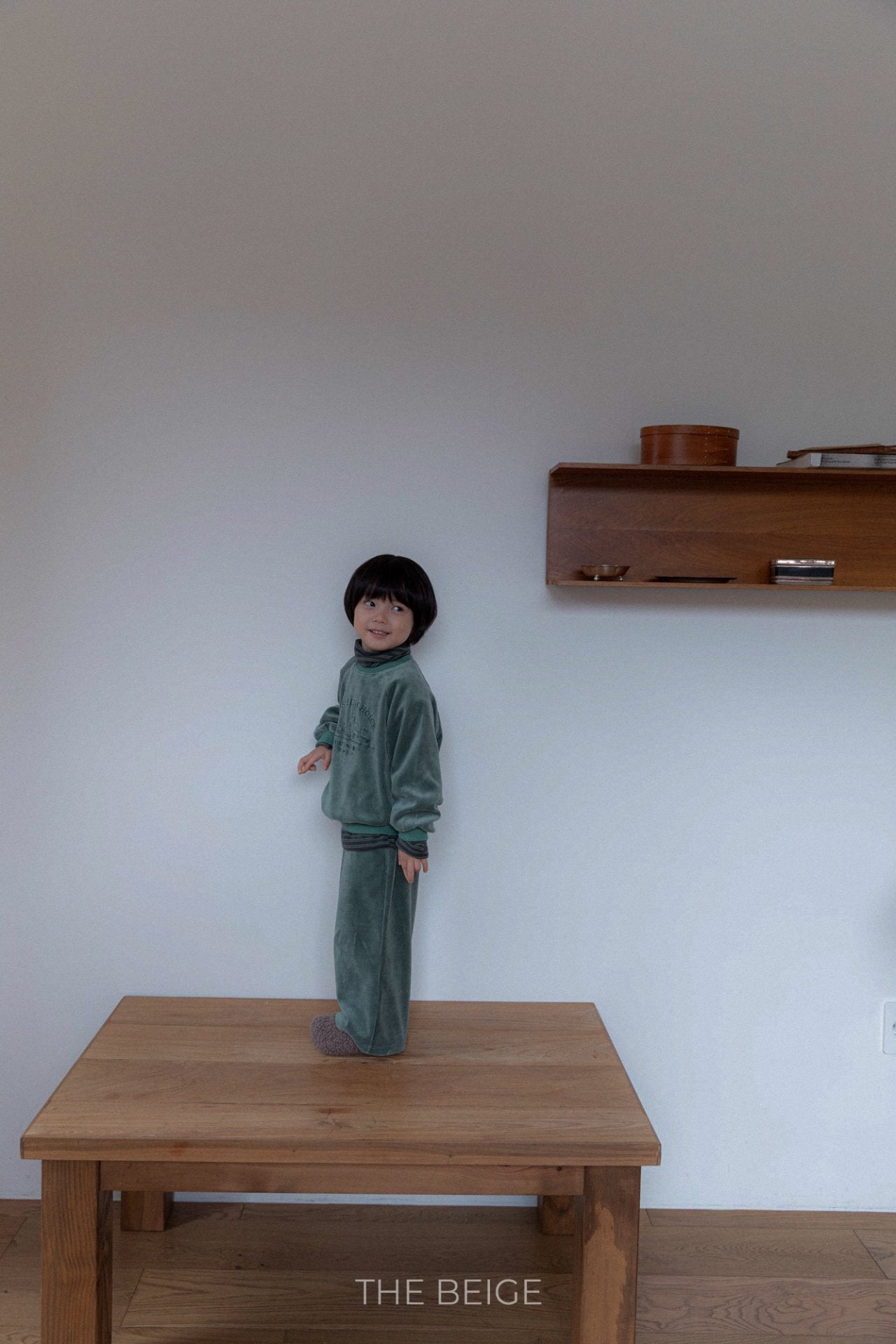 [PRE-ORDER] Velour Sweatshirts