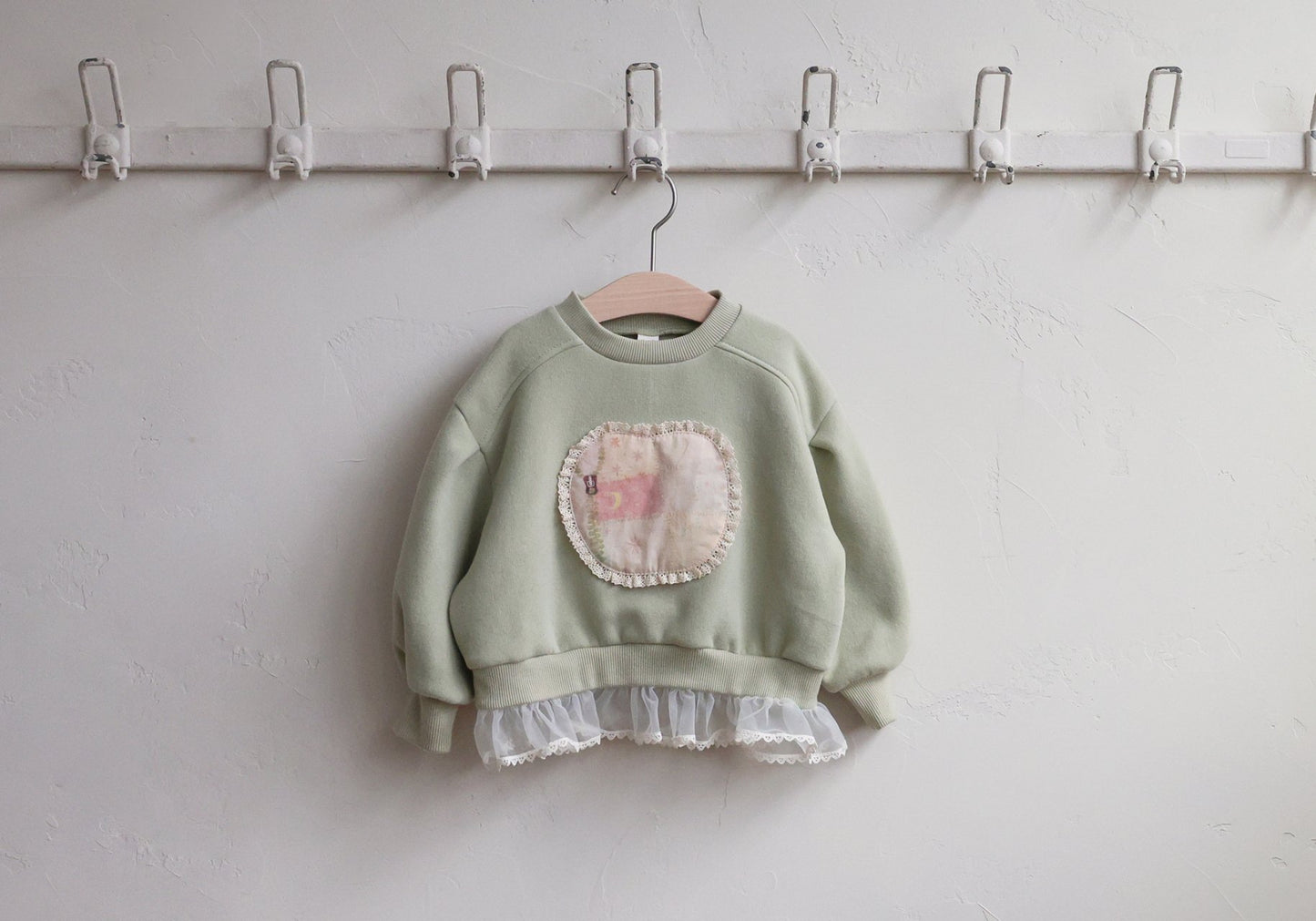 [PRE-ORDER] Apple Sweatshirts