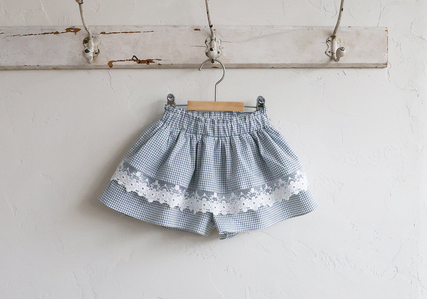 [PRE-ORDER] Easel Shorts