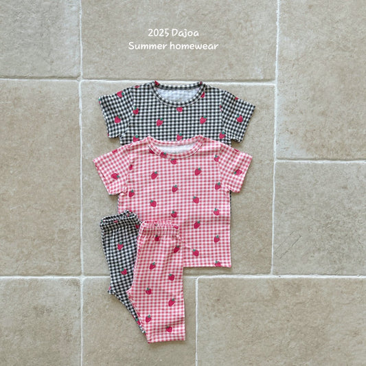 [PRE-ORDER] Check Strawberry Home Wear Set