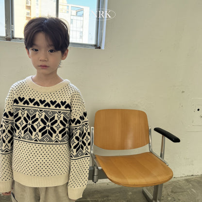 [PRE-ORDER] Heart Sweater Top