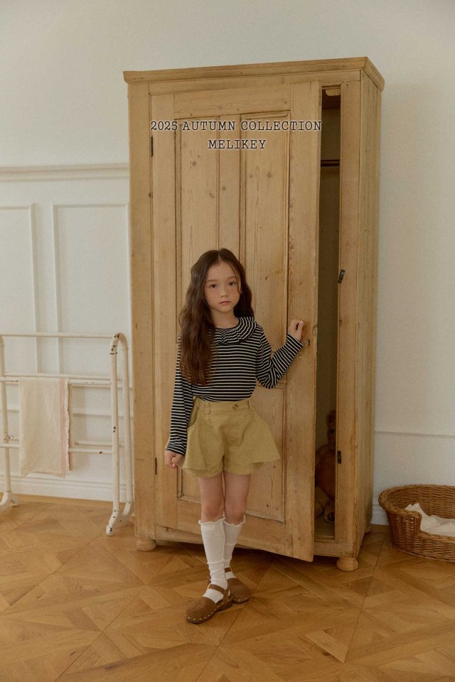 [PRE-ORDER] Lila Line Shorts