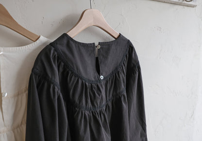 [PRE-ORDER] Devon Blouse (Mom Couple)