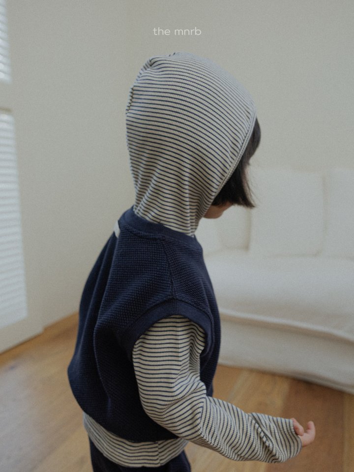 [PRE-ORDER] Little Hoodie T-Shirts