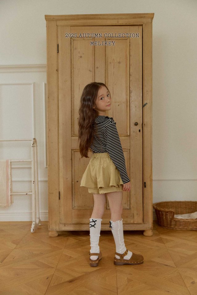 [PRE-ORDER] Lila Line Shorts