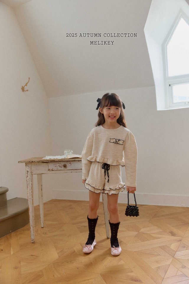 [PRE-ORDER] Awesome Lace Socks