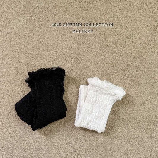 [PRE-ORDER] Awesome Lace Socks