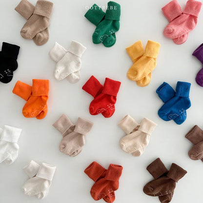 [PRE-ORDER] Rainbow Socks Set