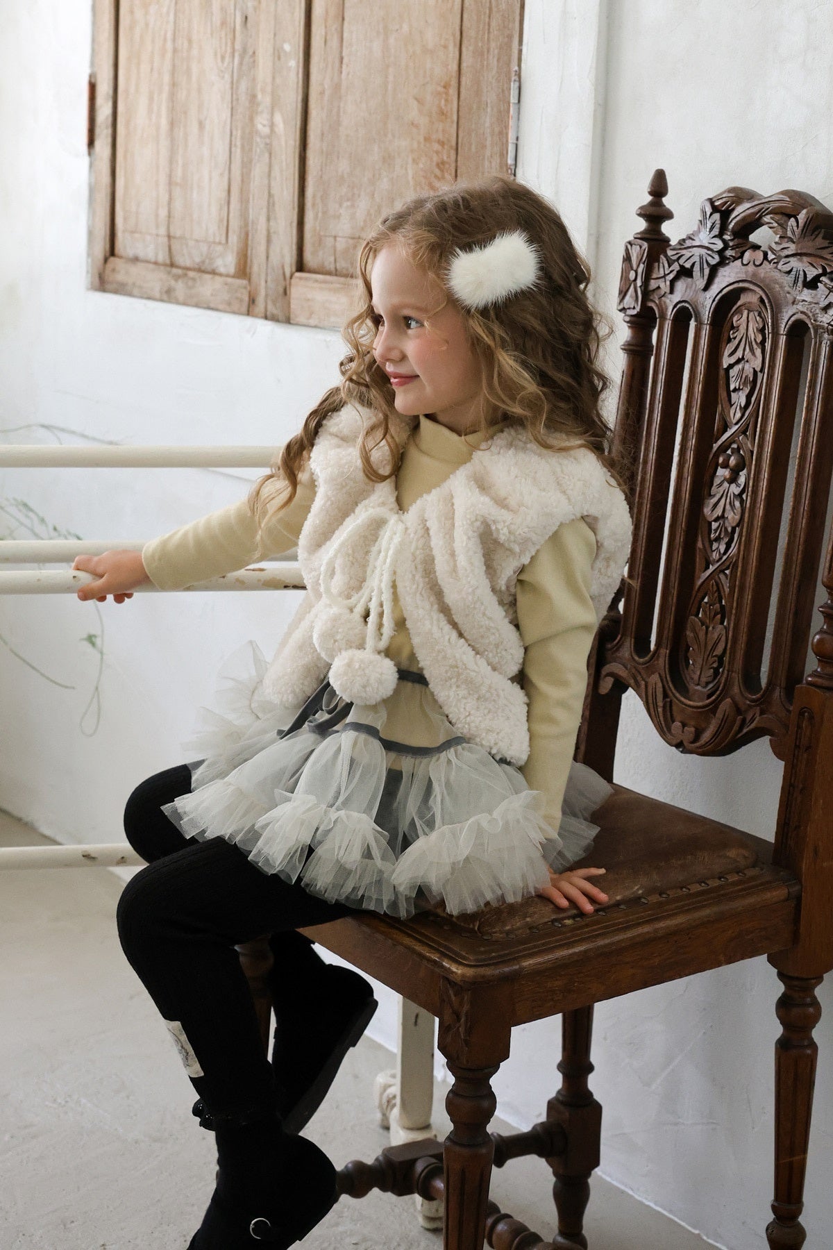 [PRE-ORDER] Elle Fur Vest