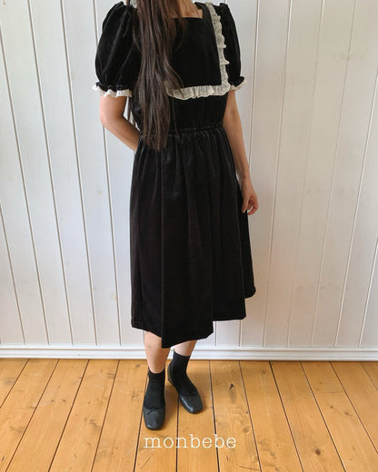 [PRE-ORDER] Anna Velvet Dress (Mom Couple)