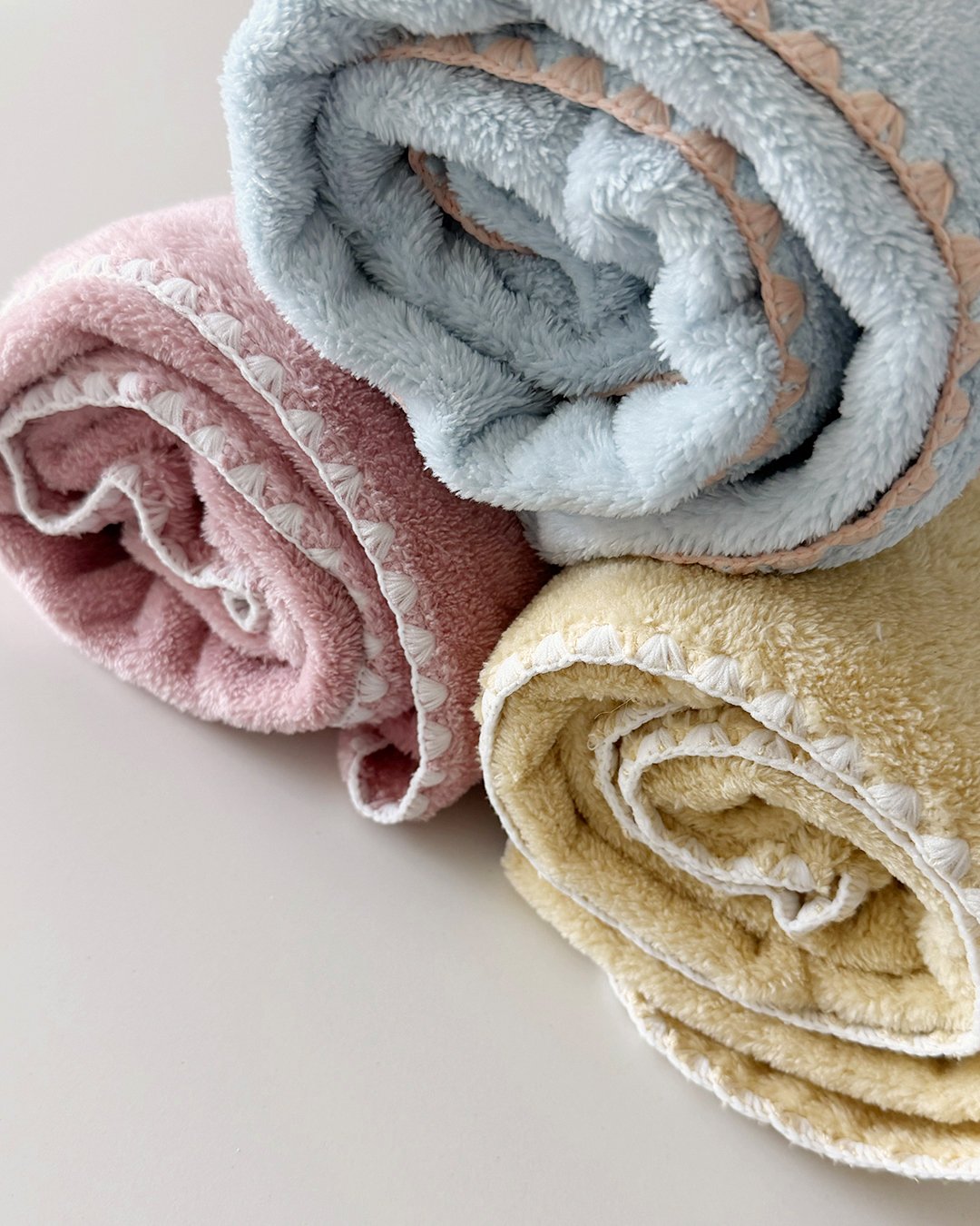 [PRE-ORDER] Cozy Microfiber Blanket