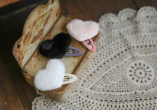 [PRE-ORDER] Heart Fur Hair Pin